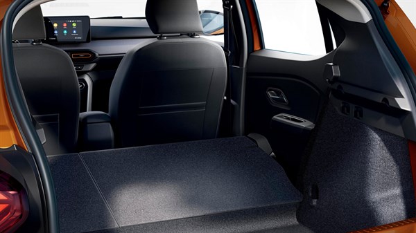 Discover the modular layout of the rear bench seat Sandero & Sandero Stepway